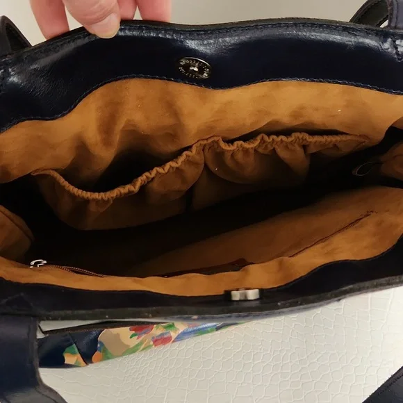 Patricia Nash navy floral handbag - Picture 5 of 7